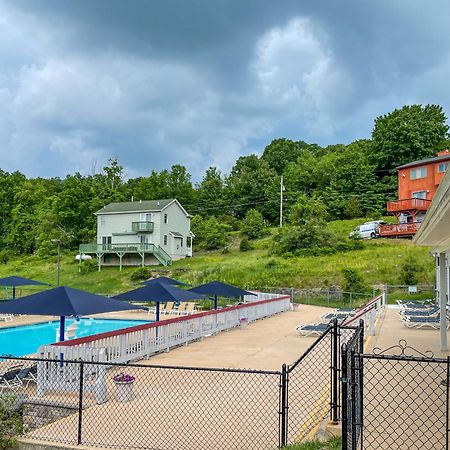 Premier Cozy Cabin - Free Amenities & Comm Indoor Pools Bushkill Extérieur photo