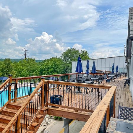 Premier Cozy Cabin - Free Amenities & Comm Indoor Pools Bushkill Extérieur photo