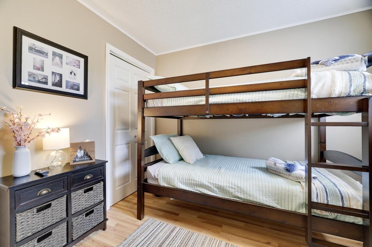 Premier Cozy Cabin - Free Amenities & Comm Indoor Pools Bushkill Extérieur photo