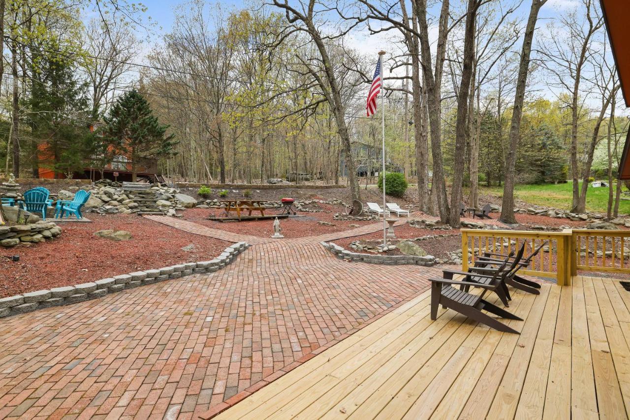 Premier Cozy Cabin - Free Amenities & Comm Indoor Pools Bushkill Extérieur photo