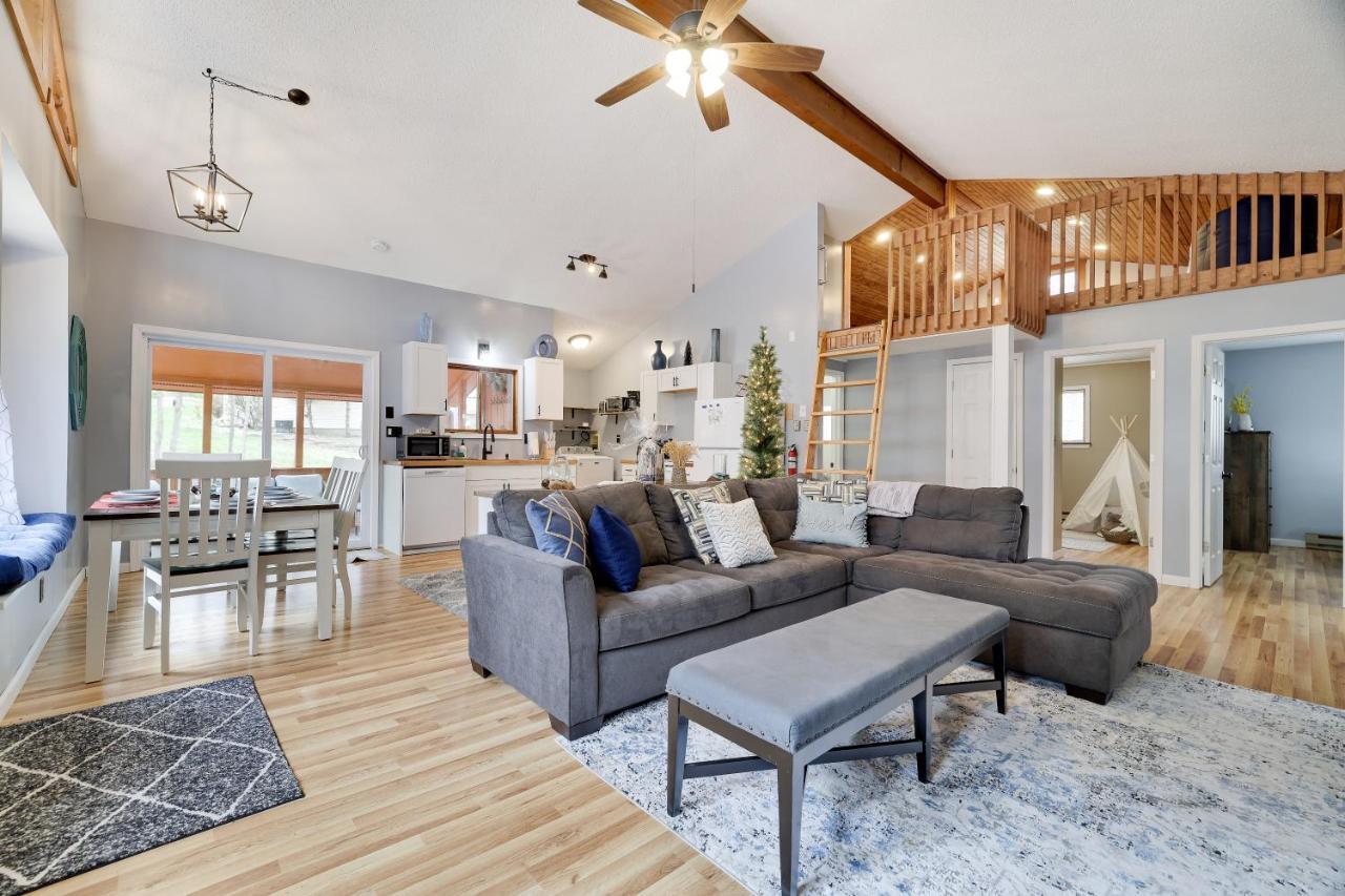 Premier Cozy Cabin - Free Amenities & Comm Indoor Pools Bushkill Extérieur photo