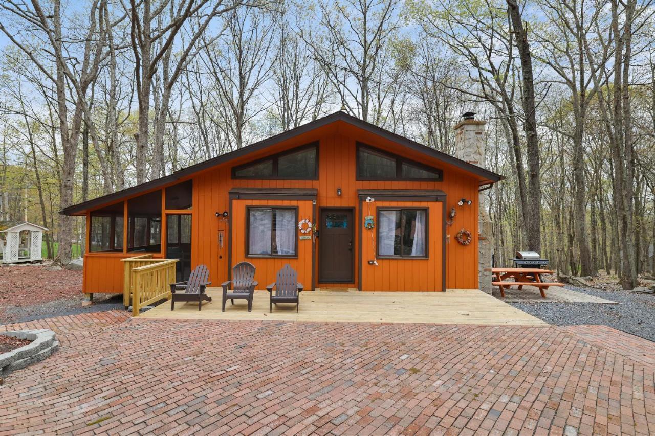 Premier Cozy Cabin - Free Amenities & Comm Indoor Pools Bushkill Extérieur photo