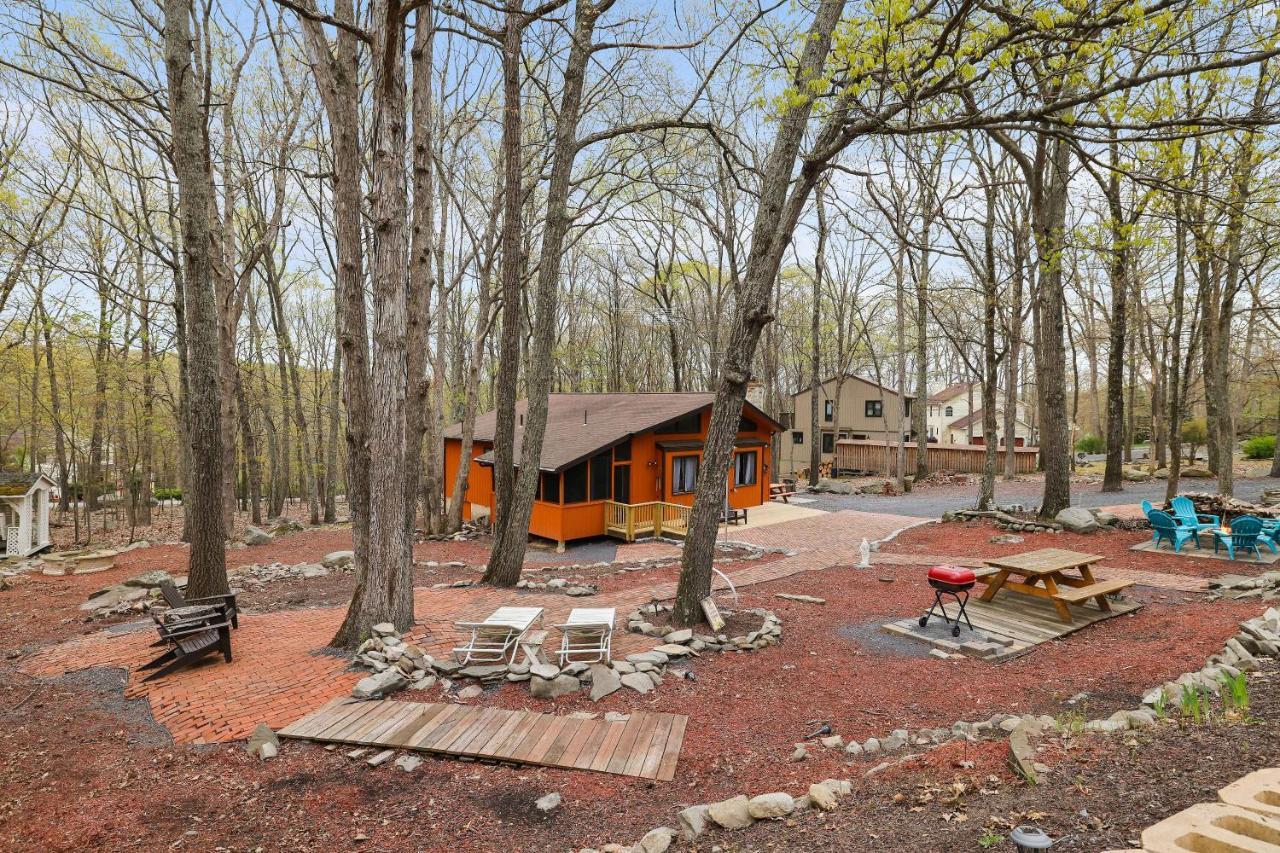 Premier Cozy Cabin - Free Amenities & Comm Indoor Pools Bushkill Extérieur photo