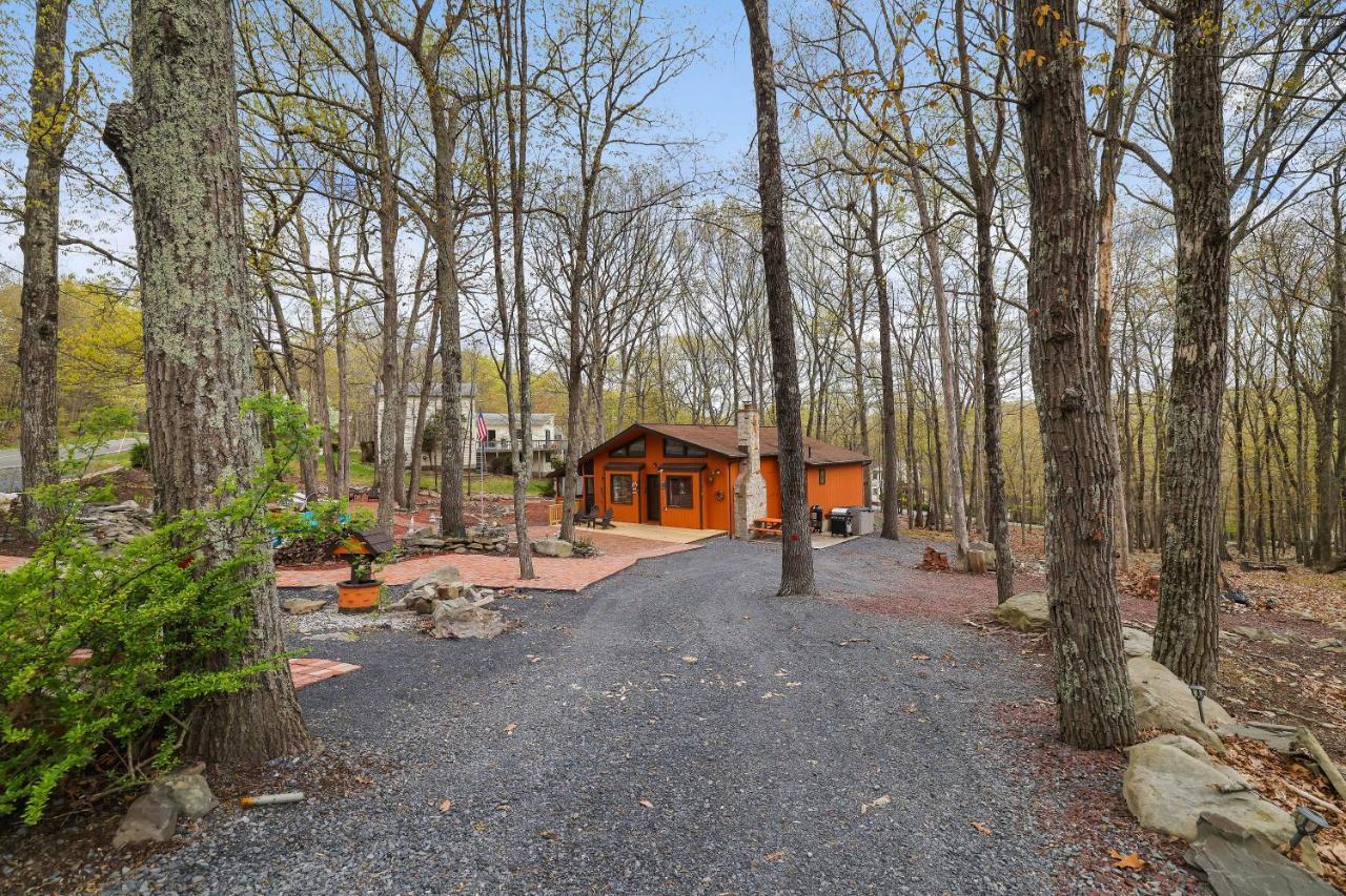 Premier Cozy Cabin - Free Amenities & Comm Indoor Pools Bushkill Extérieur photo