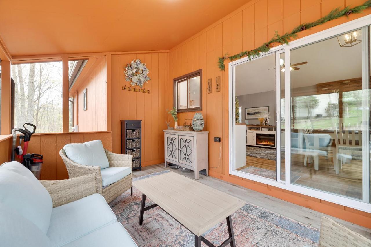 Premier Cozy Cabin - Free Amenities & Comm Indoor Pools Bushkill Extérieur photo