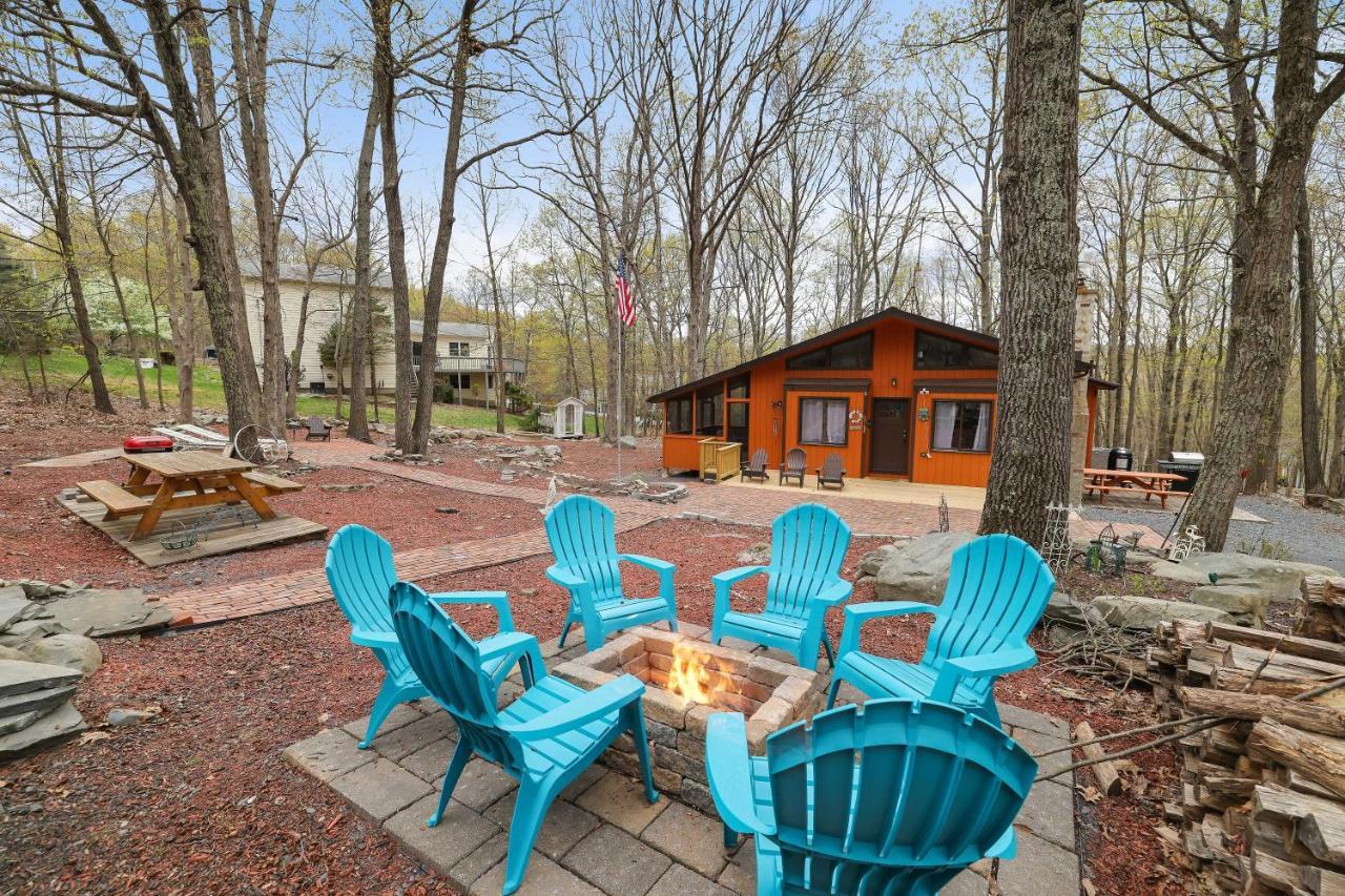 Premier Cozy Cabin - Free Amenities & Comm Indoor Pools Bushkill Extérieur photo
