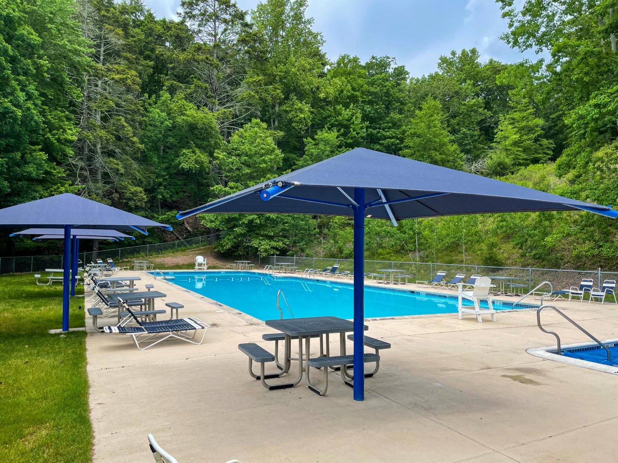 Premier Cozy Cabin - Free Amenities & Comm Indoor Pools Bushkill Extérieur photo