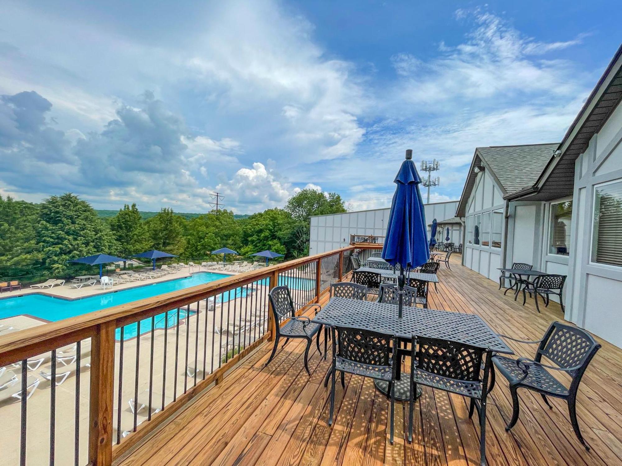 Premier Cozy Cabin - Free Amenities & Comm Indoor Pools Bushkill Extérieur photo