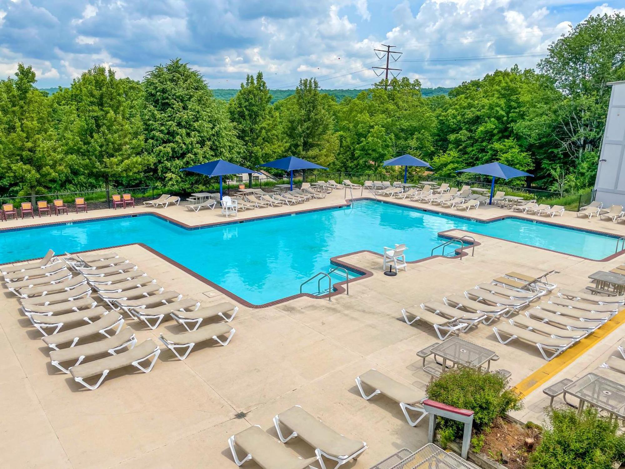 Premier Cozy Cabin - Free Amenities & Comm Indoor Pools Bushkill Extérieur photo